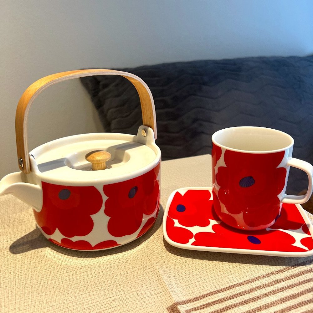 NEW! Marimekko Unikko Teapot and Mug/Plate Set